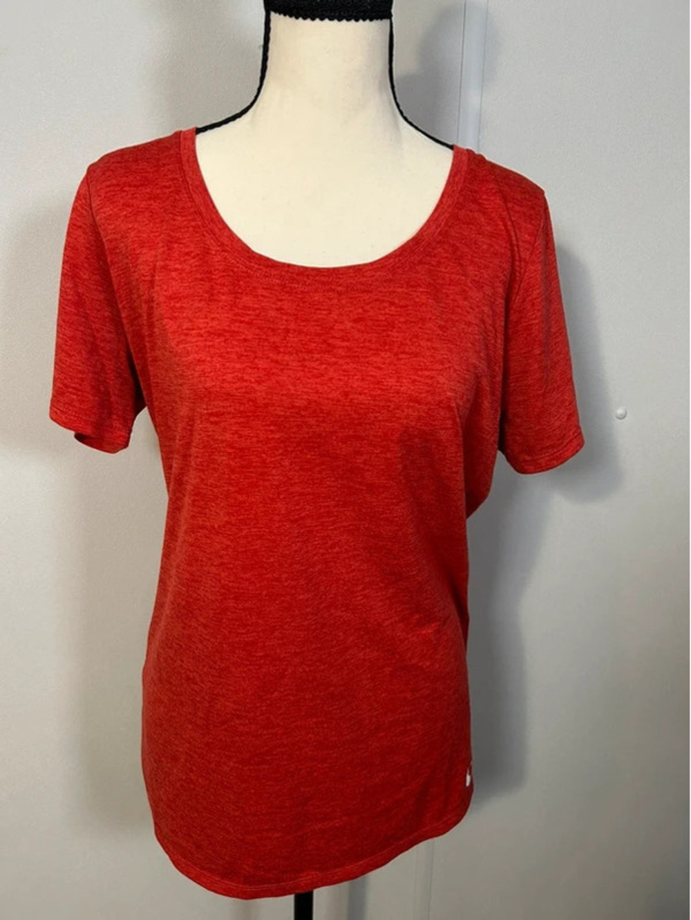 Nike Dri-FIT Women’s Large Red Heather Performance Tee Shirt